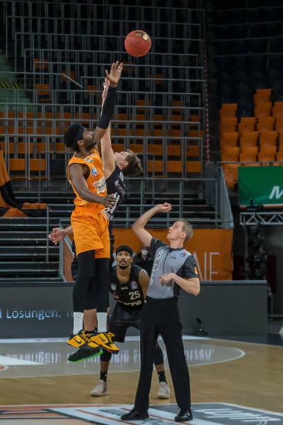 名的归属 名的归属